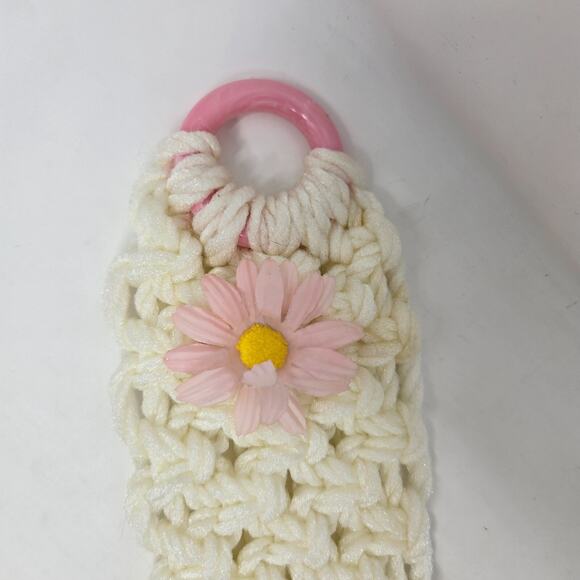 Macrame Handmade Decorative Vintage Towel Ring White Pink Floral Accent 21" x 4" - Picture 3 of 10